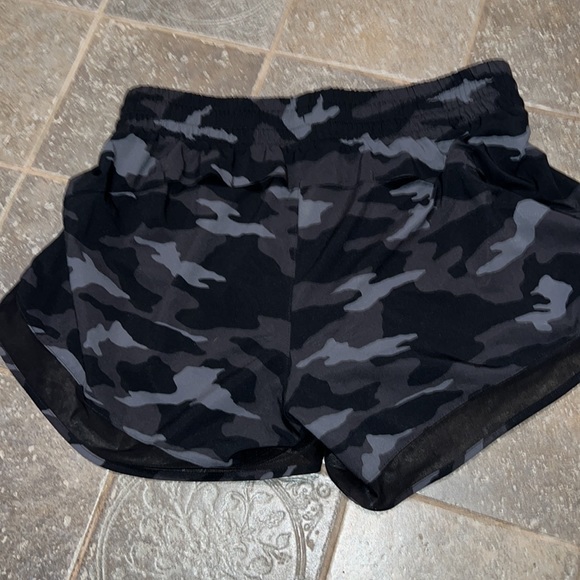 Athleta sz XS shorts - Picture 3 of 4